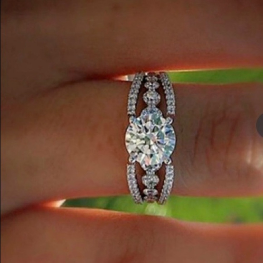 Beautiful White Sapphire 925 Sterling Silver Elegant Ring Women’s Size 6